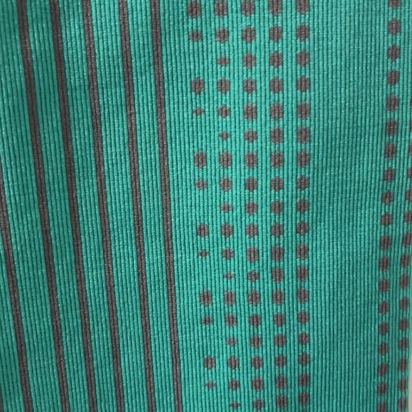 Fabletics Teal MEDIUM Leggings and SMALL Top Set - Picture 7 of 13